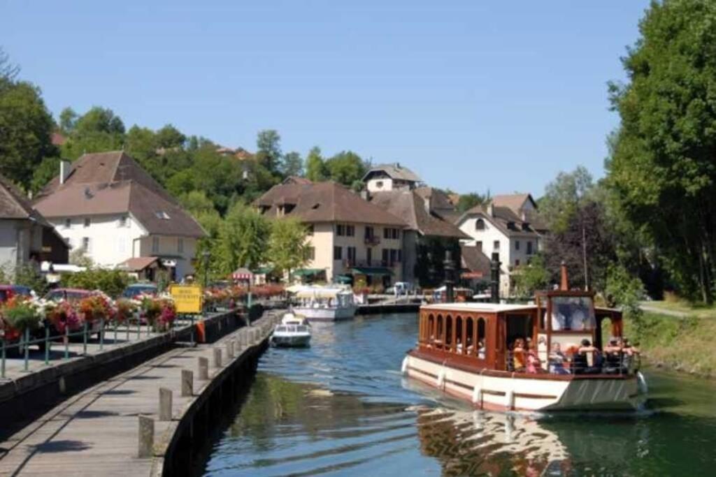 Le Portougais, Chalet A Chanaz, La Petite Venise Savoyarde Exterior photo